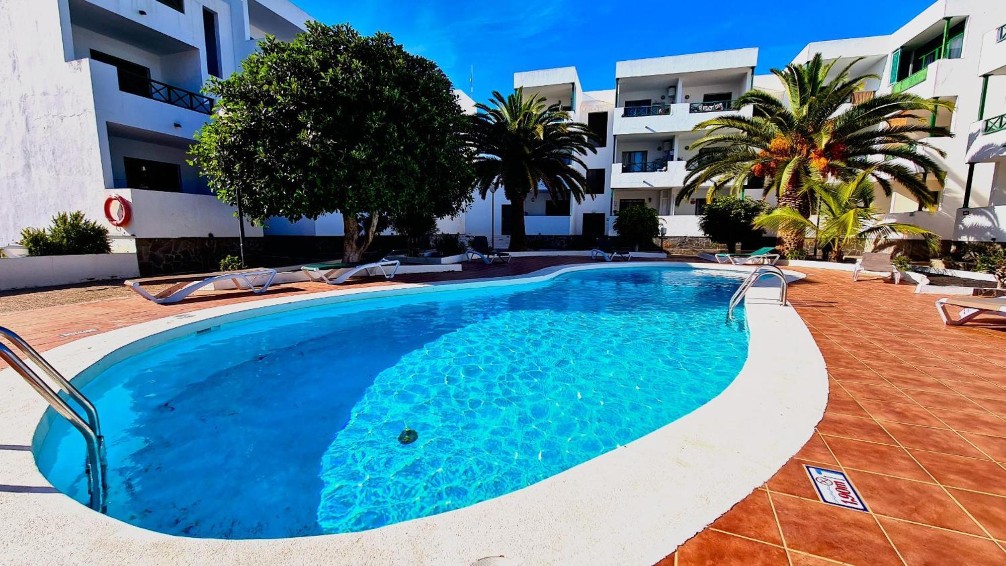 Cactus, Playa Y Piscina Apartment